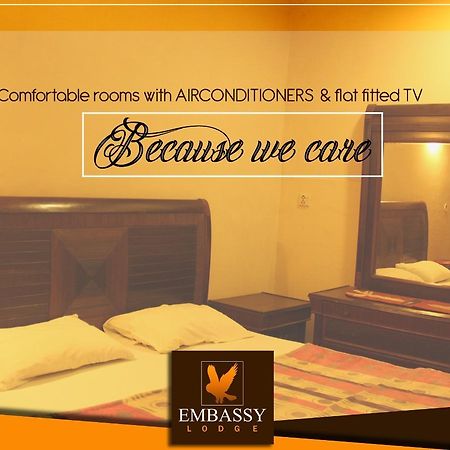 Embassy Lodge การาจี ภายนอก รูปภาพ